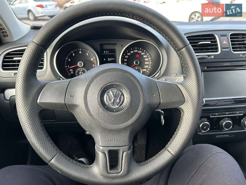 Універсал Volkswagen Golf 2010 в Чернігові