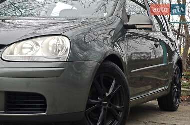 Хетчбек Volkswagen Golf 2004 в Лубнах