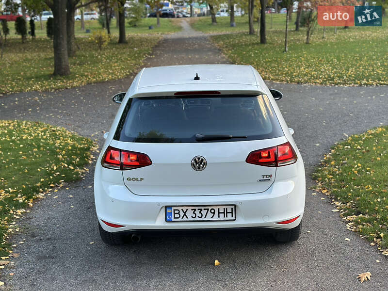 Хэтчбек Volkswagen Golf 2015 в Хмельницком