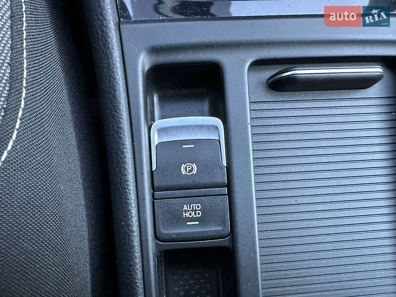 Хэтчбек Volkswagen Golf 2015 в Хмельницком