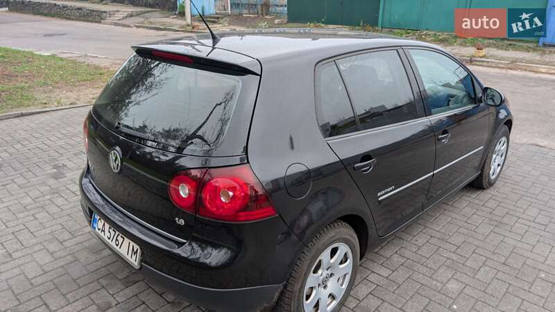 Хэтчбек Volkswagen Golf 2008 в Черкассах