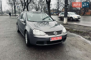 Хэтчбек Volkswagen Golf 2006 в Сумах
