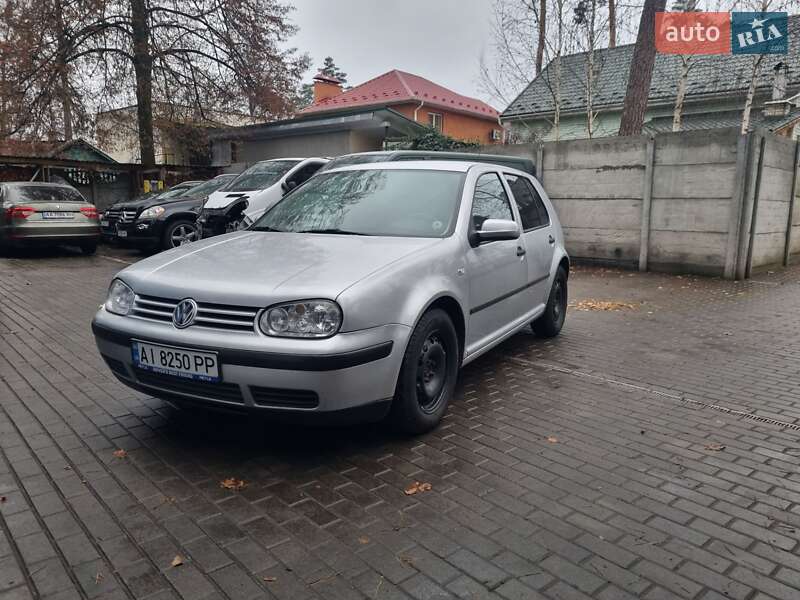 Volkswagen Golf 2001
