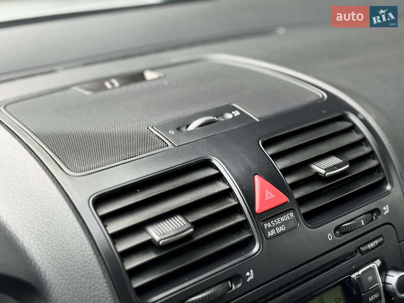 Універсал Volkswagen Golf 2009 в Вінниці