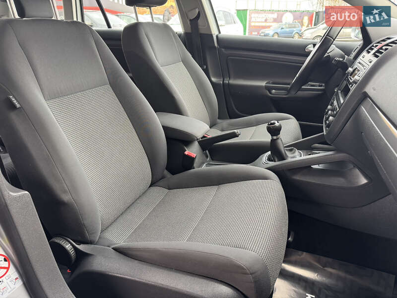 Універсал Volkswagen Golf 2009 в Вінниці