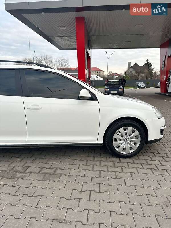 Универсал Volkswagen Golf 2009 в Житомире