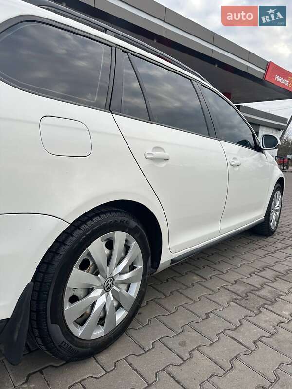 Универсал Volkswagen Golf 2009 в Житомире