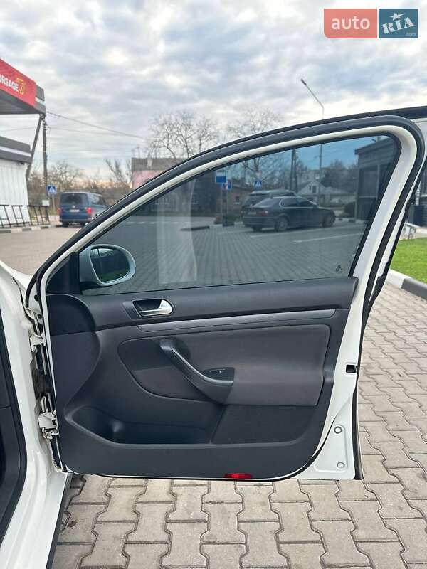 Универсал Volkswagen Golf 2009 в Житомире