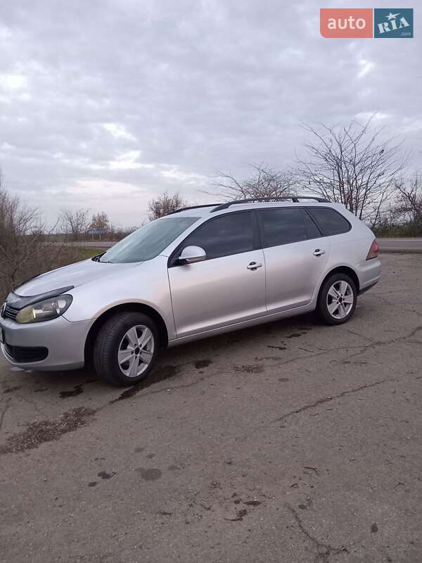 Універсал Volkswagen Golf 2011 в Вознесенську