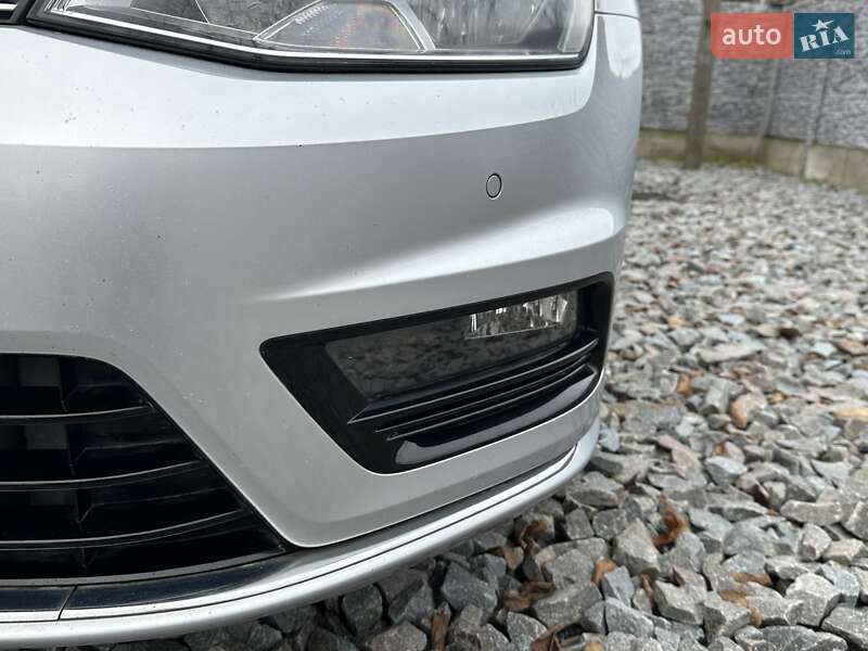 Универсал Volkswagen Golf 2015 в Ровно