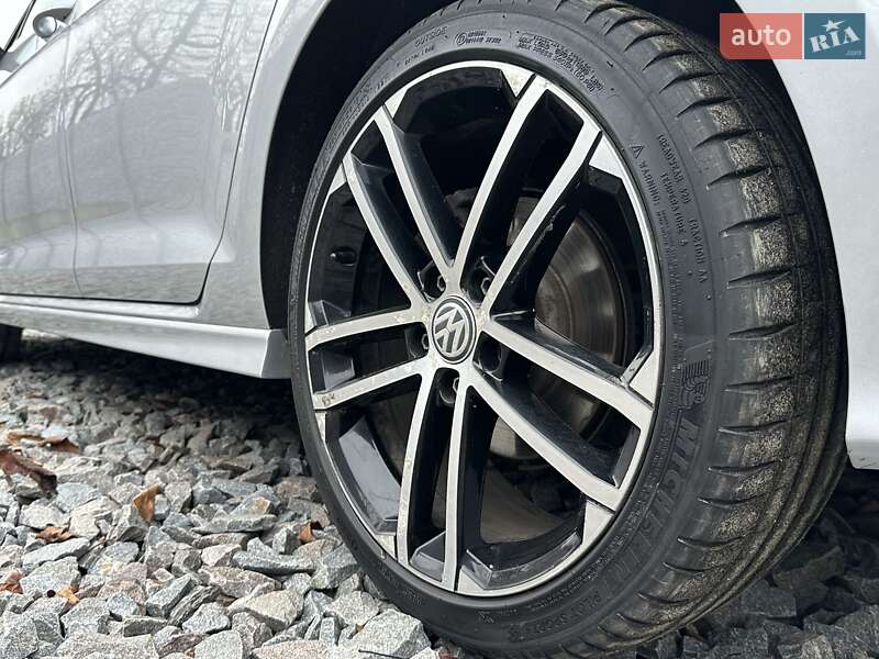 Универсал Volkswagen Golf 2015 в Ровно