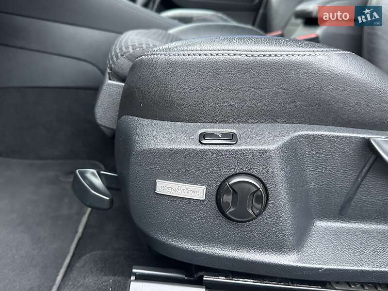 Универсал Volkswagen Golf 2015 в Ровно