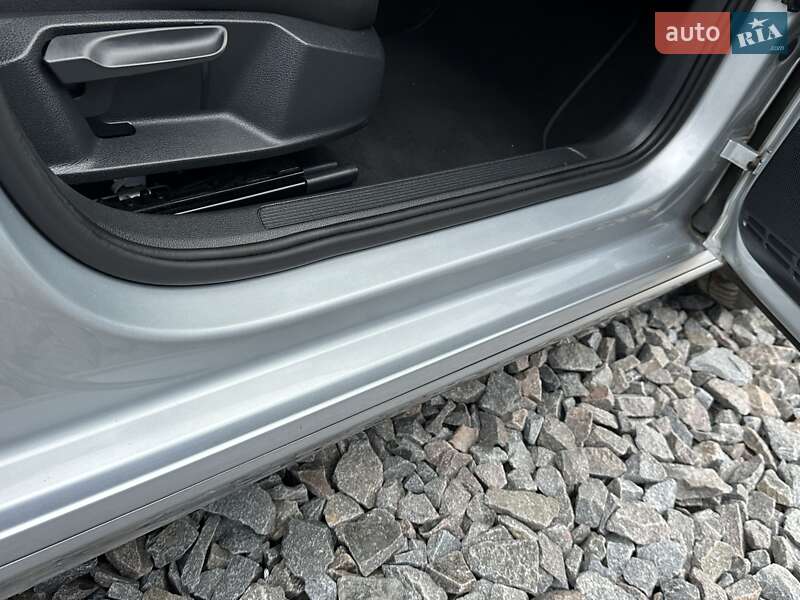 Универсал Volkswagen Golf 2015 в Ровно