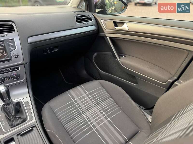 Универсал Volkswagen Golf 2016 в Дрогобыче фото 69 Универсал Volkswagen Golf 2016 в Дрогобыче