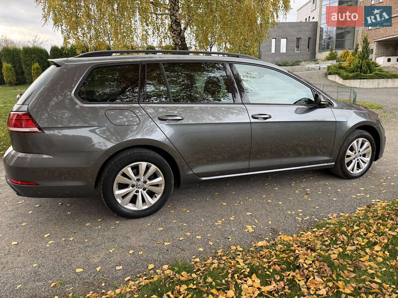 Універсал Volkswagen Golf 2018 в Хмельницькому
