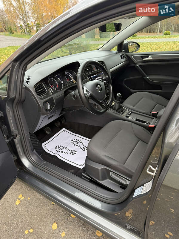 Універсал Volkswagen Golf 2018 в Хмельницькому