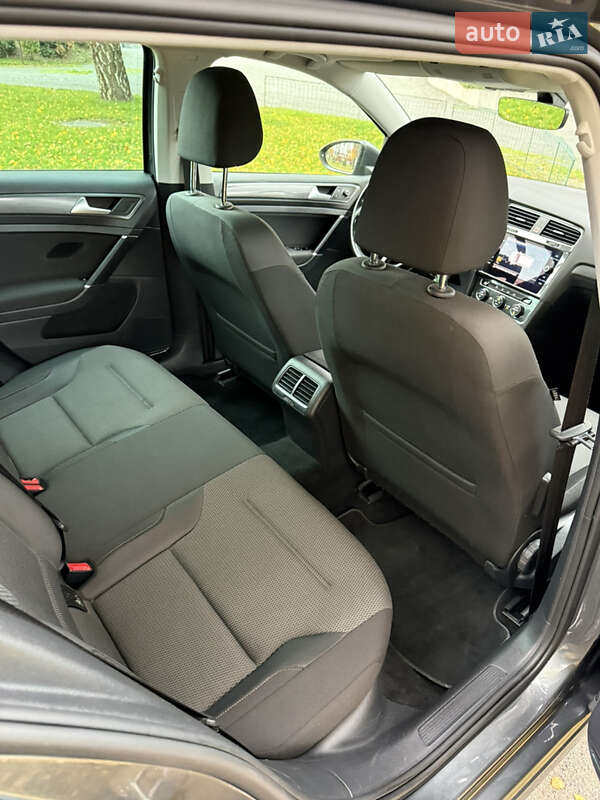 Універсал Volkswagen Golf 2018 в Хмельницькому