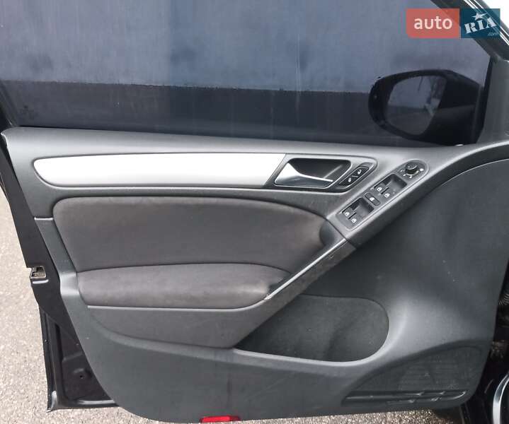 Хетчбек Volkswagen Golf 2009 в Києві