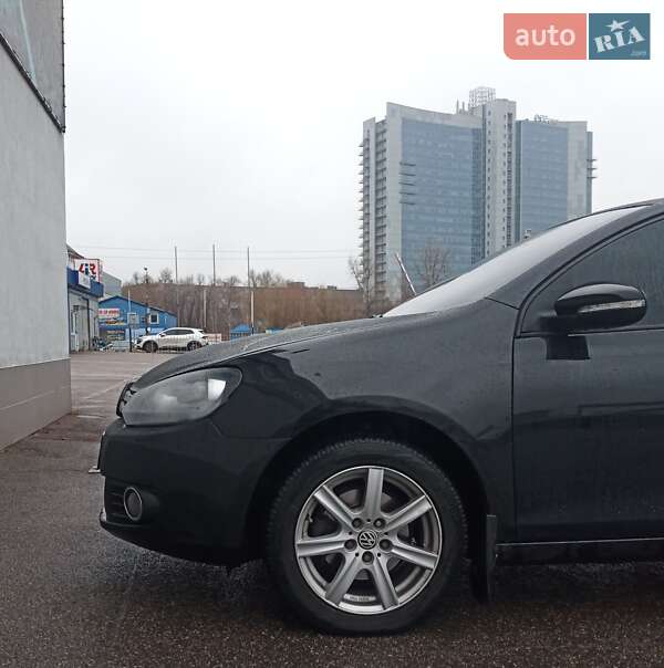Хетчбек Volkswagen Golf 2009 в Києві