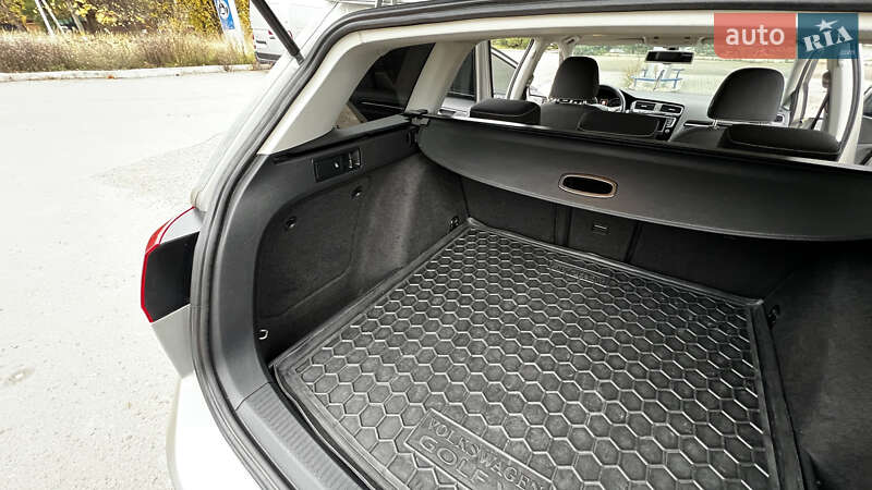 Універсал Volkswagen Golf 2016 в Кам'янець-Подільському