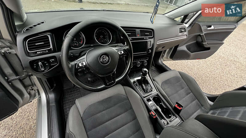 Універсал Volkswagen Golf 2016 в Кам'янець-Подільському