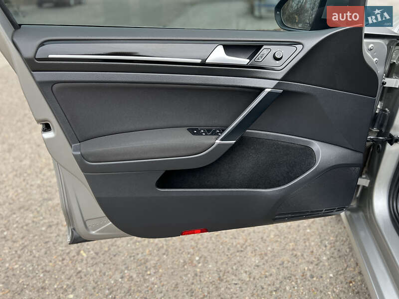 Універсал Volkswagen Golf 2016 в Кам'янець-Подільському