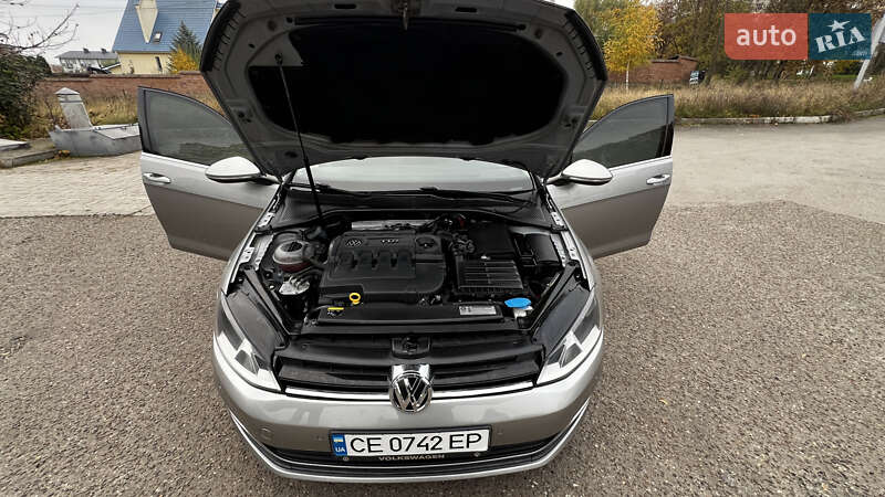 Універсал Volkswagen Golf 2016 в Кам'янець-Подільському
