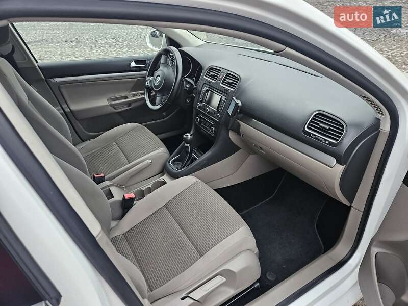 Универсал Volkswagen Golf 2010 в Луцке фото 4 Универсал Volkswagen Golf 2010 в Луцке