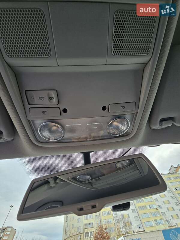 Универсал Volkswagen Golf 2012 в Ивано-Франковске