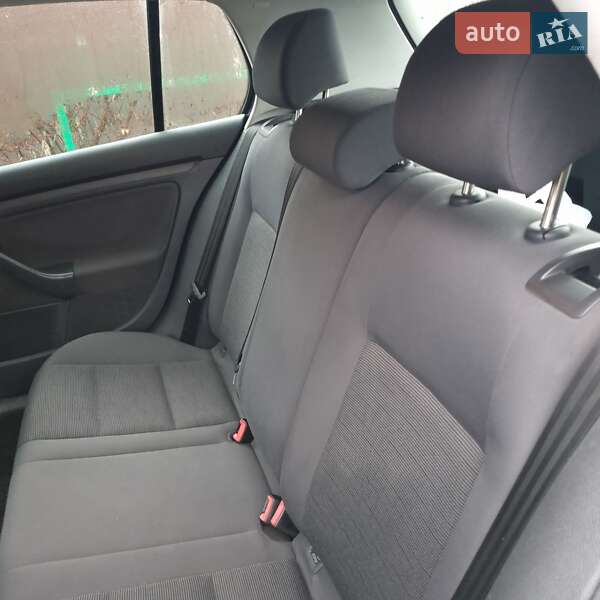 Хэтчбек Volkswagen Golf 2005 в Виннице