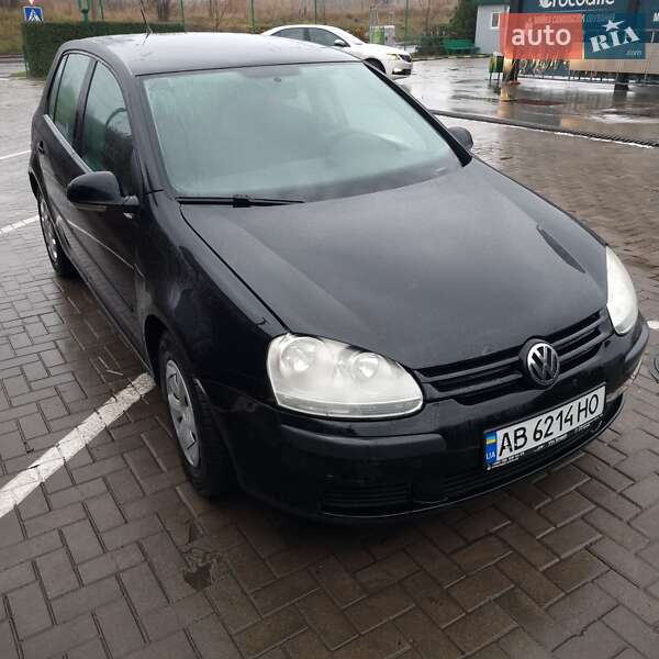 Хэтчбек Volkswagen Golf 2005 в Виннице