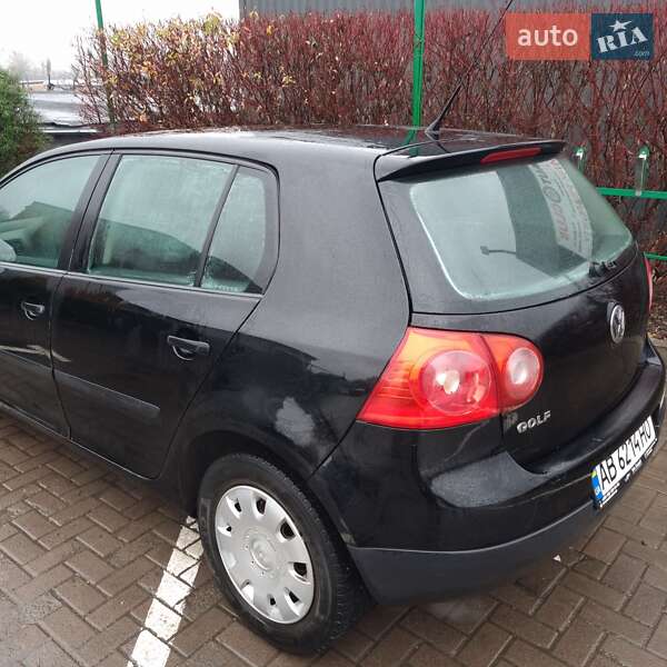 Хэтчбек Volkswagen Golf 2005 в Виннице