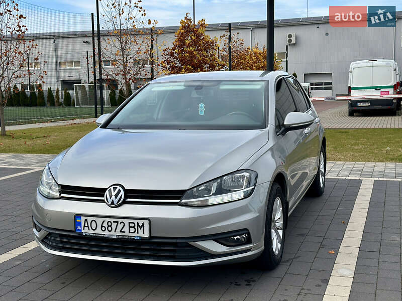 Хэтчбек Volkswagen Golf 2017 в Мукачево