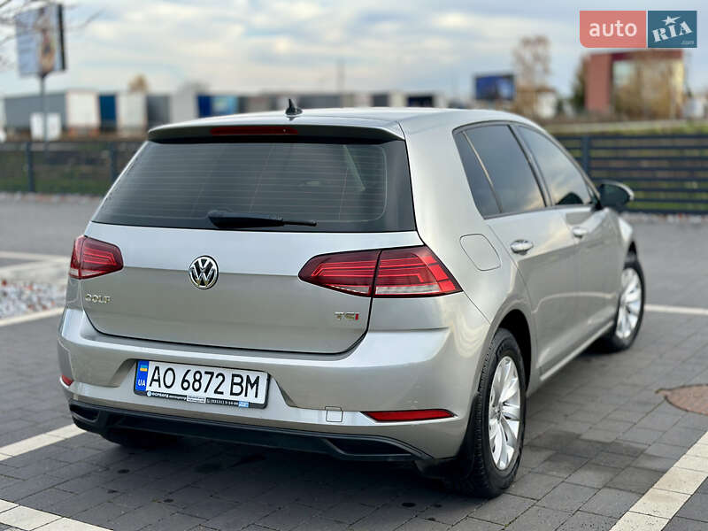 Хэтчбек Volkswagen Golf 2017 в Мукачево