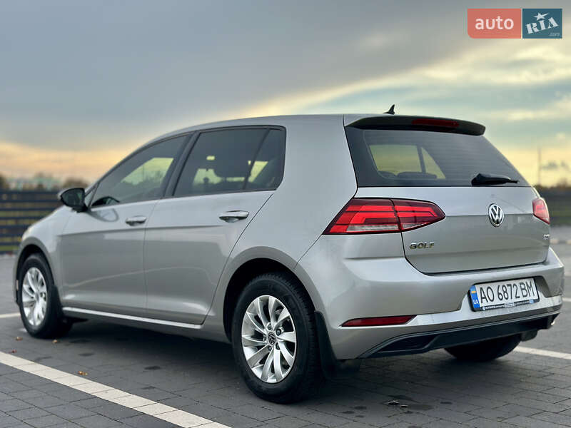 Хэтчбек Volkswagen Golf 2017 в Мукачево
