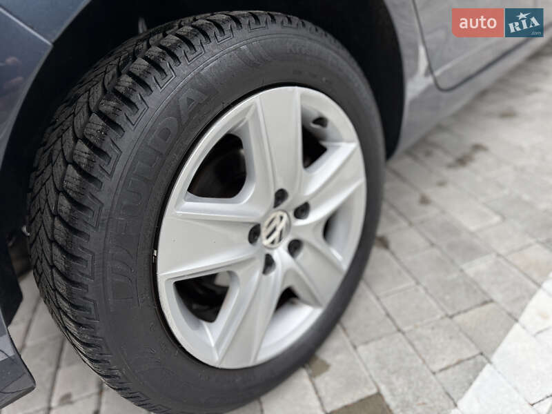 Хэтчбек Volkswagen Golf 2010 в Кременце