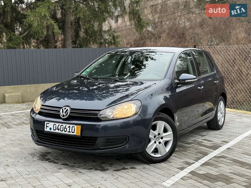 Хэтчбек Volkswagen Golf 2010 в Кременце