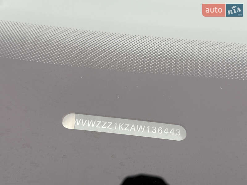 Хэтчбек Volkswagen Golf 2010 в Кременце