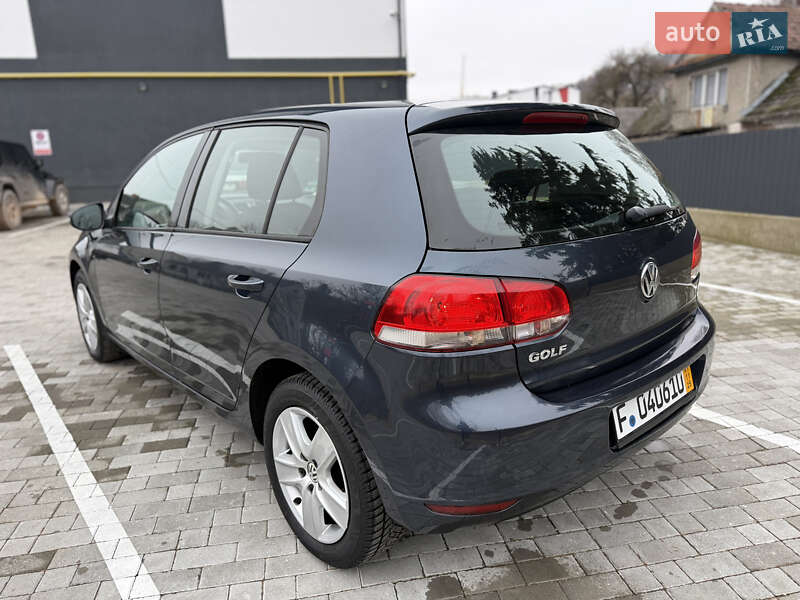 Хэтчбек Volkswagen Golf 2010 в Кременце