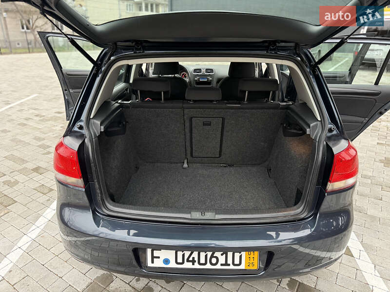 Хэтчбек Volkswagen Golf 2010 в Кременце