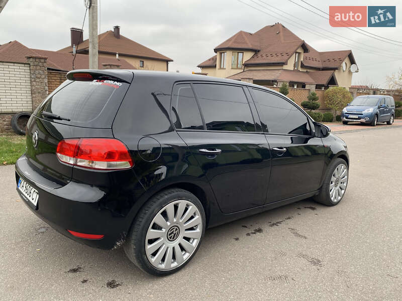 Хэтчбек Volkswagen Golf 2009 в Житомире