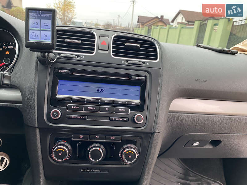 Хэтчбек Volkswagen Golf 2009 в Житомире