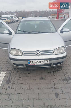 Хэтчбек Volkswagen Golf 2002 в Черновцах