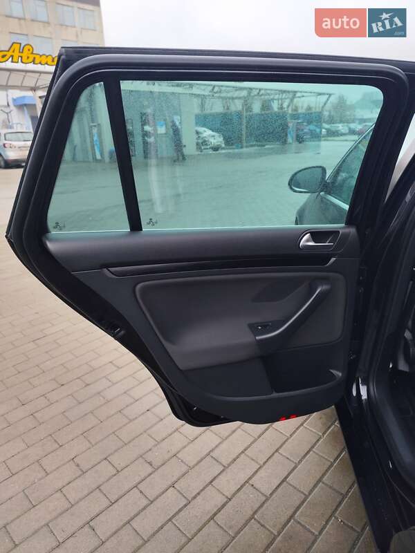 Универсал Volkswagen Golf 2010 в Белой Церкви