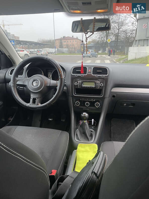 Універсал Volkswagen Golf 2011 в Львові
