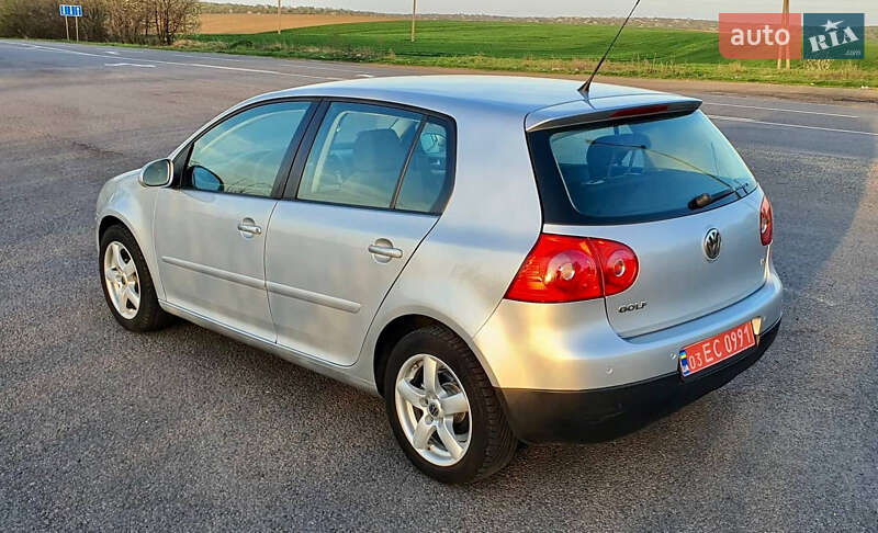 Хэтчбек Volkswagen Golf 2007 в Кропивницком