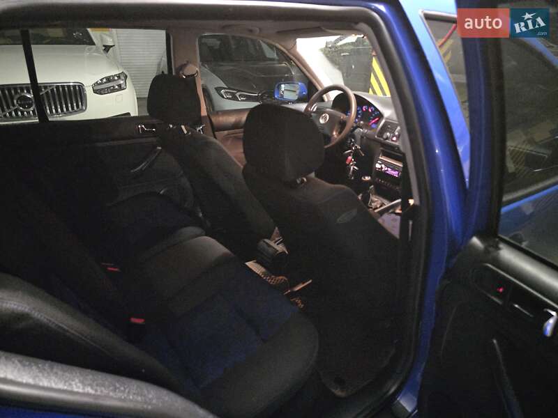 Хэтчбек Volkswagen Golf 1998 в Одессе