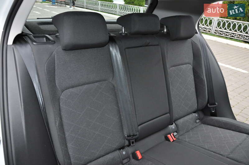 Хетчбек Volkswagen Golf 2022 в Одесі