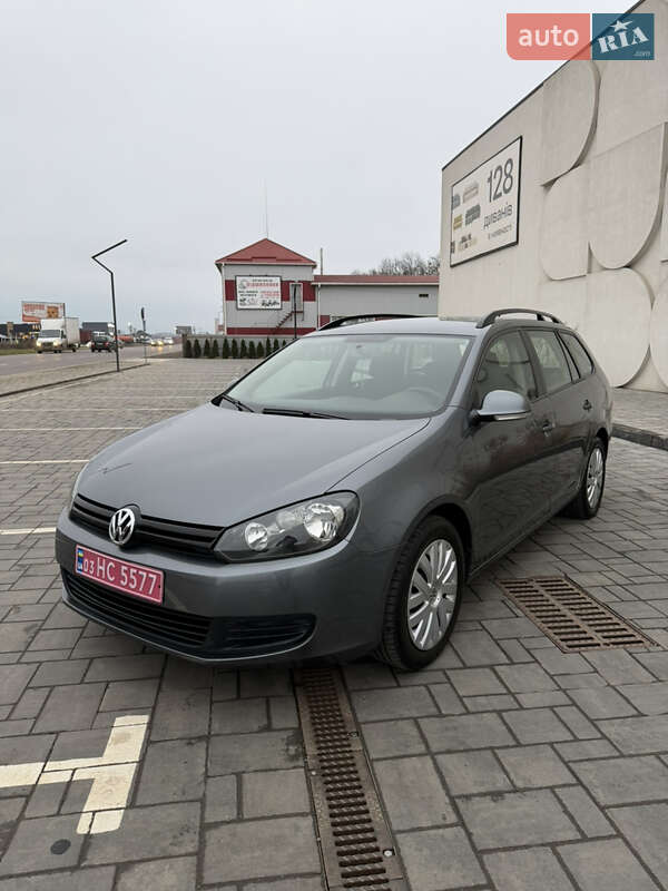 Универсал Volkswagen Golf 2010 в Луцке