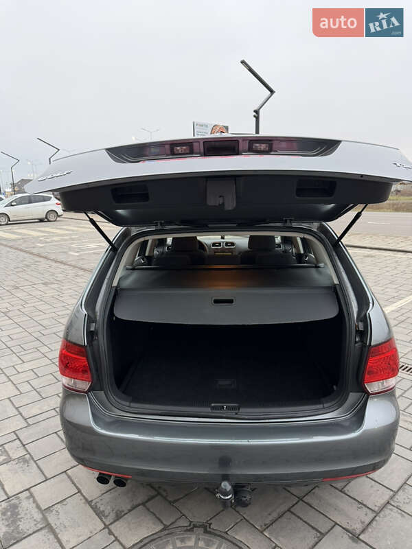 Универсал Volkswagen Golf 2010 в Луцке